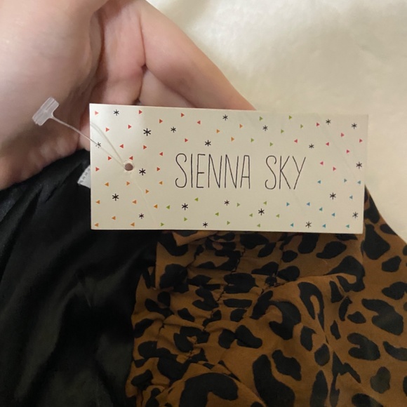 Leopard Sienna Sky Skirt - Picture 5 of 5